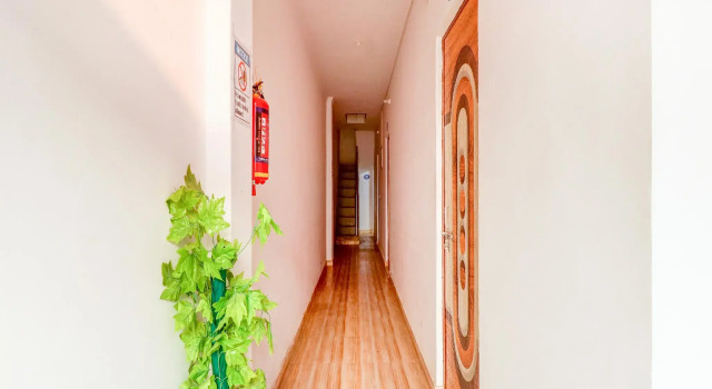 OYO 72465 Hotel Gudaura, Buchen Sie Hotel Lucknow Uttar Pradesh
