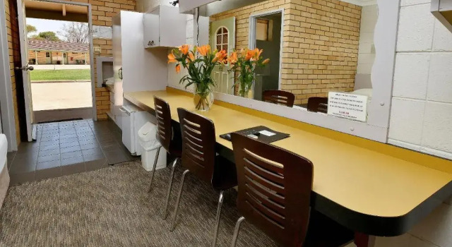 Семейный номер Standard Burke and Wills Motor Inn