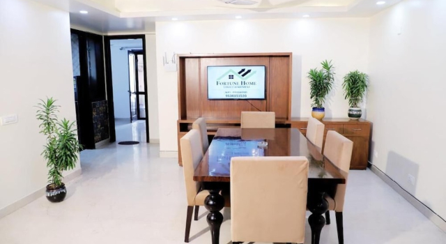 Fortune Home Service Apartment J-171, Забронировать Апартаменты/квартира Отели Нью-Дели с парковкой, Парковка