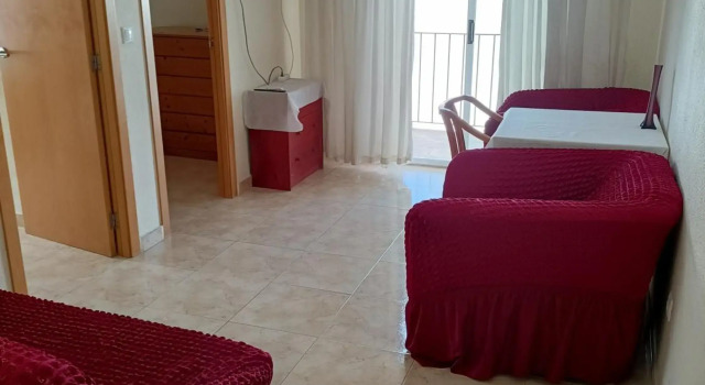 Apartamento con 3 dormitorios 3 minutos hasta la playa