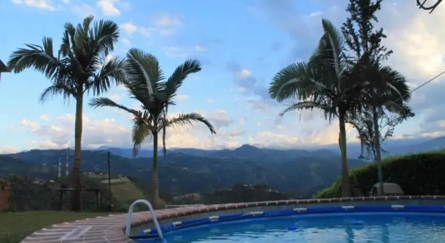 Velez Del Campo, Book Hotel Hotels in Caldas with Parking, Parking