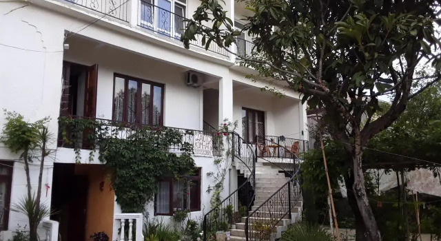 Family Guest House, Book Guesthouse Kobuleti 