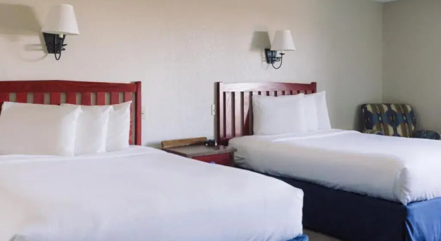 Четырёхместный номер Standard Wildwood Lodge & Suites