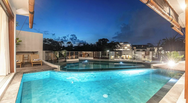 5-br Beach Villa in Canggu Overlooking Rice Fields, Rezervovat Vila Chaty v Bali, Chalupa