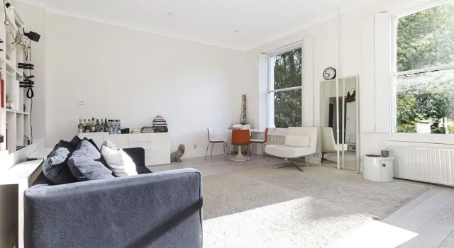 Well Presented one Bedroom Apartment Located in the Fabulous Notting Hill
