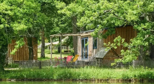 Бунгало Whaka Lodge Luxury Camp