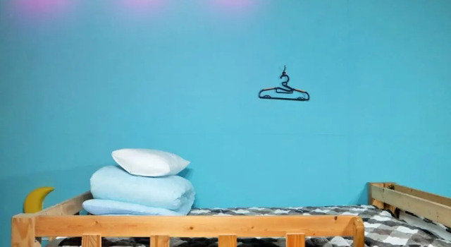 Кровать в общем номере (мужской номер) Jejudoparty Guesthouse Yeon - Hostel