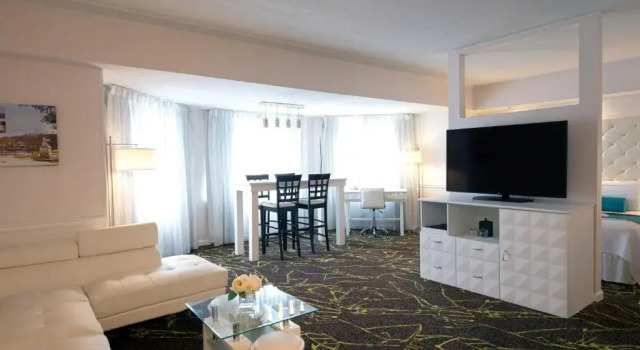 Люкс The Roslyn, Tapestry Collection by Hilton