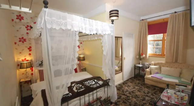 Englands Rose, Забронировать Отель Тейм 