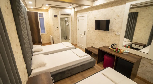 Трёхместный номер Superior DYMAR HOTEL
