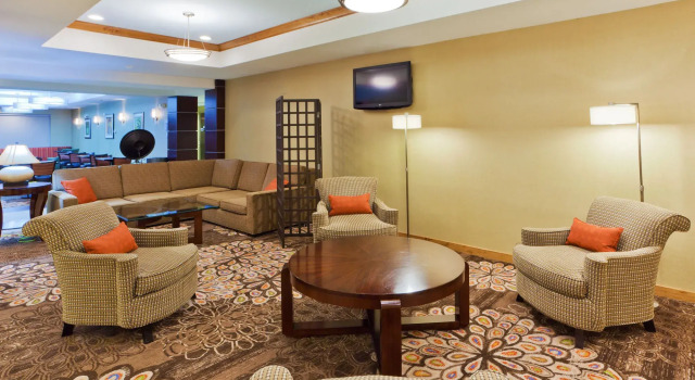 Holiday Inn Express & Suites Alexandria - Fort Belvoir by IHG, Забронировать Отель Александрия Washington DC Metropolitan area