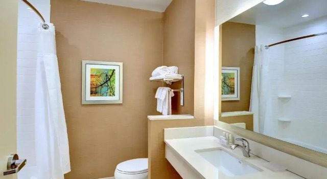 Четырёхместный номер Standard Fairfield Inn & Suites by Marriott Nashville Downtown-MetroCenter