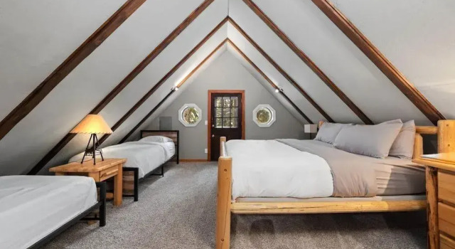 Cozy Winter Chalet With Game Room Fireplace, Boek Chalet Villa's in Kingvale, Villa