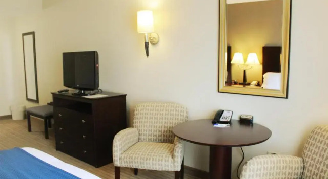Номер Standard Holiday Inn Express & Suites Malone by IHG
