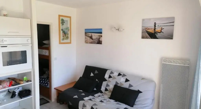 Appartement T2 cabine, capacité 4 personnes, à 600 m de la plage