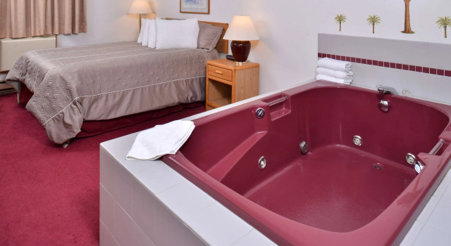 Двухместный люкс Sauk River Inn & Suites, a Travelodge by Wyndham