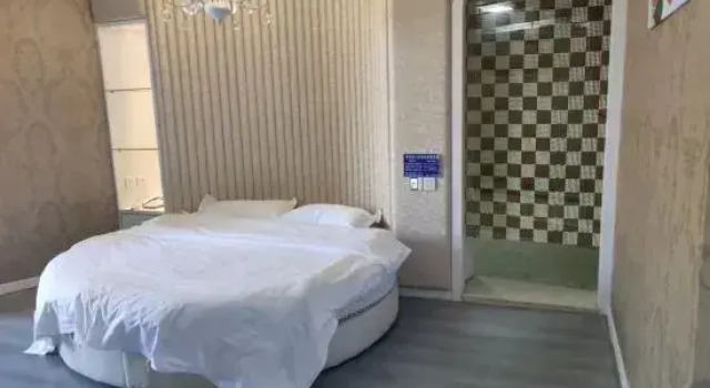 Changxing Hongxu Business Hotel, Prenota Hotel Hotel economici a Huzhou