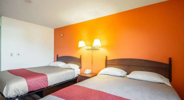 Четырёхместный номер Standard Motel 6-Saukville, WI