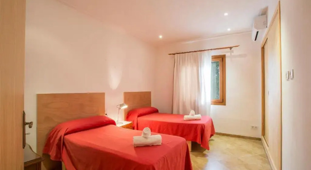 Son Morey - Villa With Private Pool. Free Wifi, Rezerwuj Willa Hotele w Majorka z parkingiem, Parking