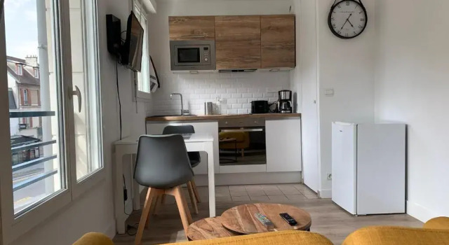 Апартаменты Beautiful studio located south of Paris