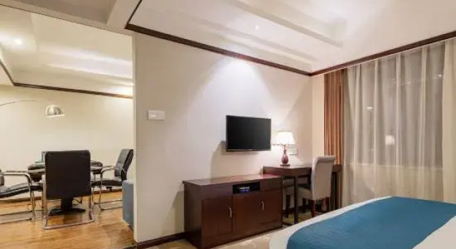 Люкс Business Ali Hotel (Yichang Jiefang Road Pedestrian Street CBD Shopping Center)