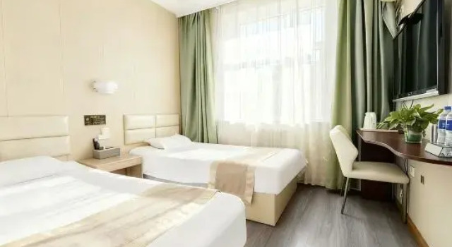 Люкс Hotel Sofia(next to the central pedestrian street)
