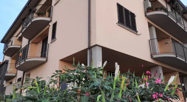 Appartamento Lungolago San Feliciano, Забронировать Апартаменты/квартира Отели Озера Тразимено с парковкой, Парковка