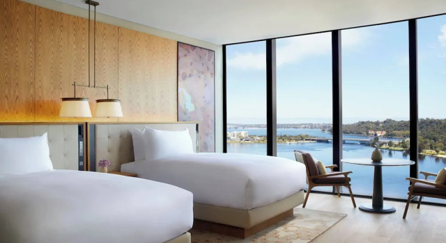 Четырёхместный номер Standard с видом на город The Ritz-Carlton, Perth