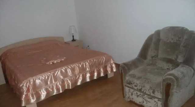Apartments on Italyansky Pereulok, Забронировать Апартаменты/квартира Отели Таганрога с парковкой, рядом с Солнечный пляж, Парковка