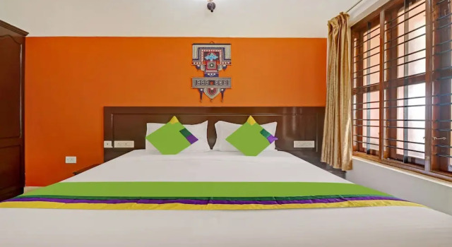 Двухместный номер Standard с балконом Treebo Trend Green Palm Resorts