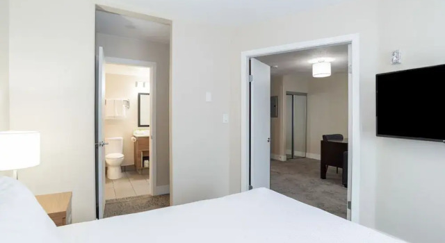 Люкс Grand Sandman Hotel Grande Prairie