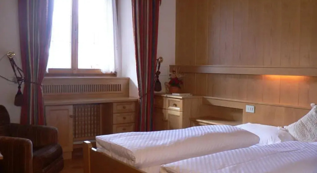 Hotel Alpenrose, Book Hotel La Valle Venetien