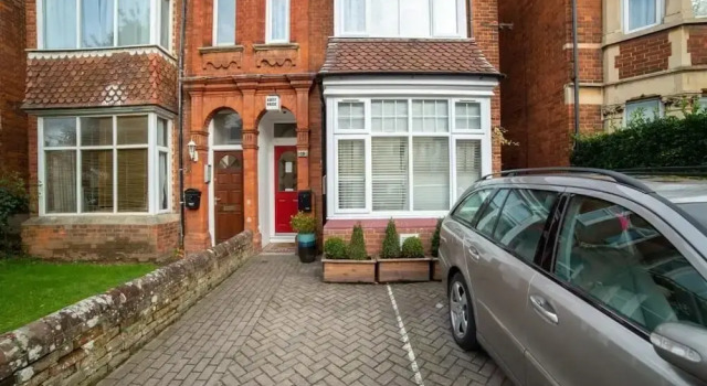 OYO Lonsdale Guest House