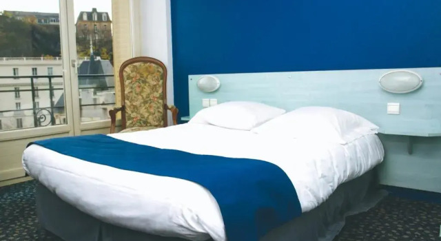Двухместный номер Standard с балконом Le CESAR HOTEL