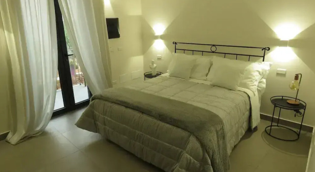 B&B Case Marcapane, Book Bed and Breakfast Hotels in Sicily with a Pool, Swimming Pool