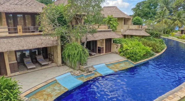 Клубная вилла с балконом Pool Villa Merumatta Senggigi
