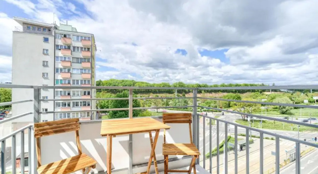 Апартаменты Good Day Apartments- private parking new town