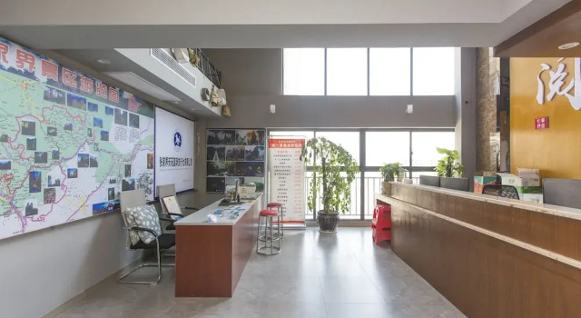 Jun Yue Man Ju Hotel
