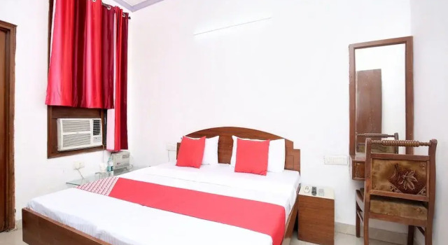 OYO 14762 City Star, Rezerwuj Hotel Amritsar Punjab