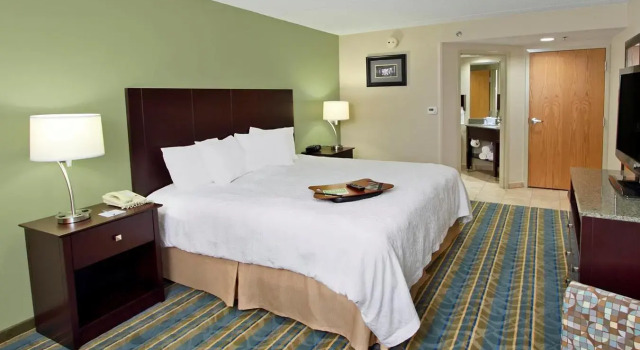 Четырёхместный люкс c 1 комнатой Hampton Inn Hagerstown