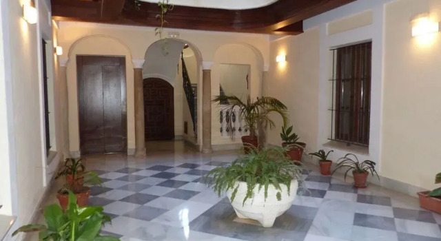 Palacio de Valdeavellano, Забронировать Отель Отели Пуэрто Де Санта Мария 3 звезды, рядом с Винодельня Bodegas 501, 3*
