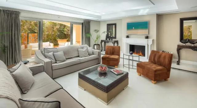 Cubo's Luxury Beach Front Duplex Puerto Banús