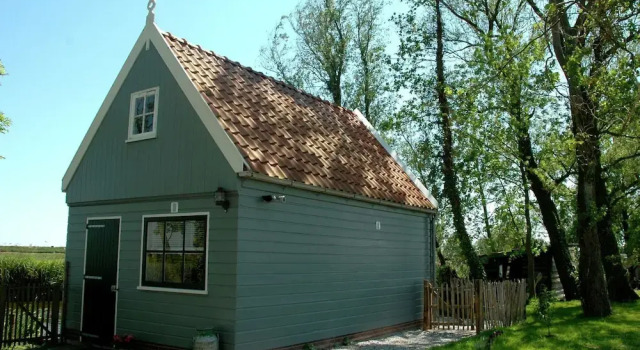 Quaint Holiday Home in Amsterdam near Lake, Забронировать Отель Ransdorp IJsselmeer