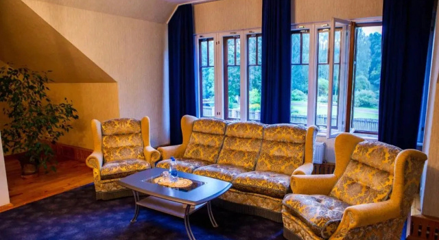 Четырёхместный люкс Park Hotel Brūzis