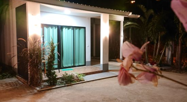 Homsawad village resort, Book Ferieresort Bueng Khong Long 