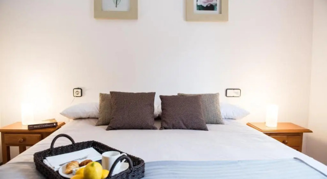 Villa Parc by Hauzify, Varaa Villa Hotellit Tarragonès uima-altaalla, Uima-allas