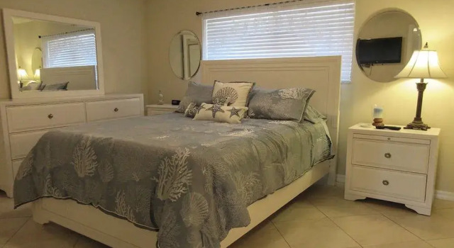 Estero Yacht & Racquet 123 1 Bedroom 2 Bathrooms Condo, Забронировать Апартаменты/квартира Отели Истеро с парковкой, Парковка