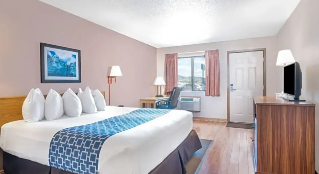 Номер Standard Days Inn by Wyndham Spearfish