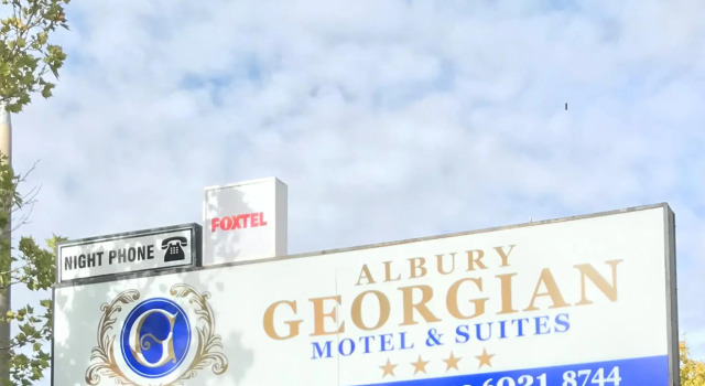 Номер Luxury Albury Georgian Motel & Suites