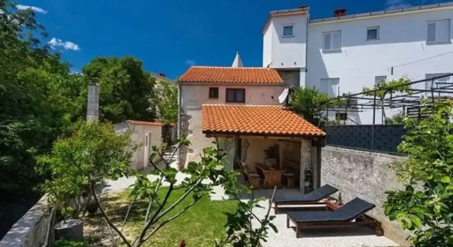 Holiday Home in Polje with Garden, Prenota Casa vacanze Hotel a Isole Quarnerine con parcheggio, Parcheggio